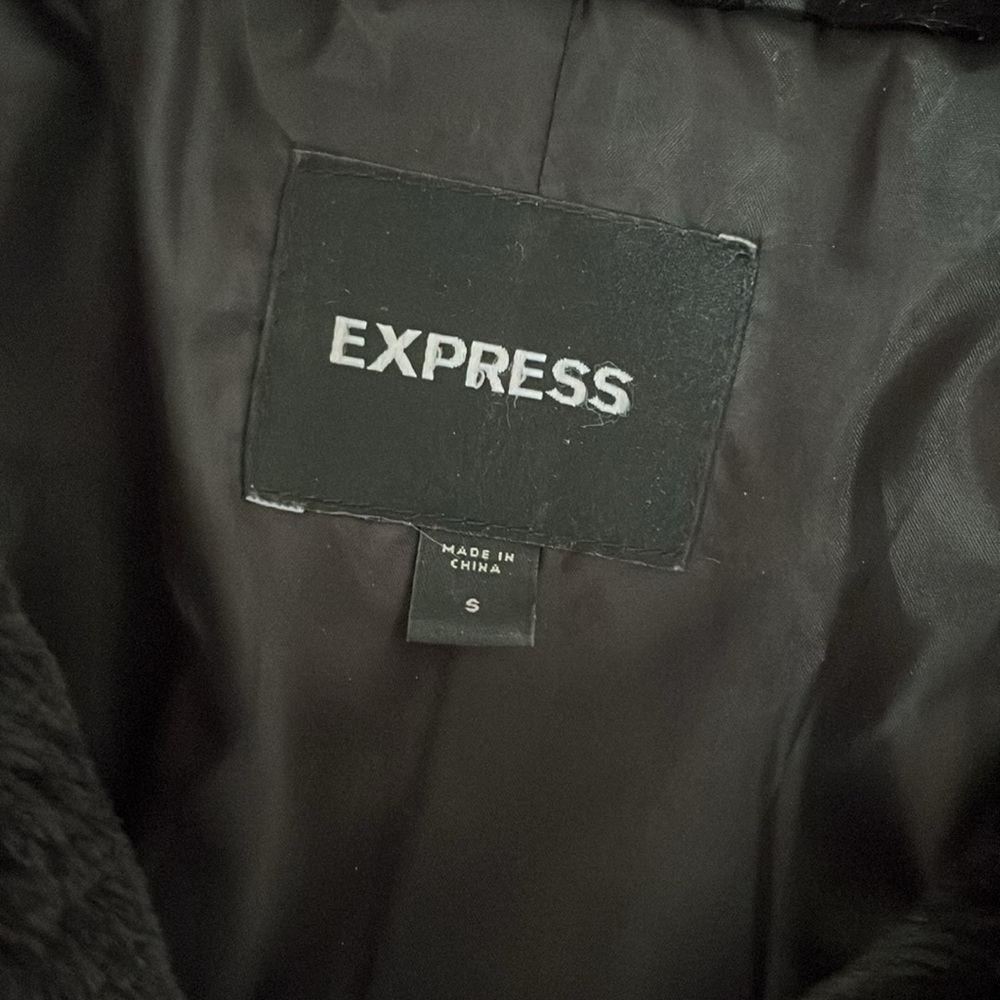 Express Fur Jacket 🖤 - Picture 2 of 2